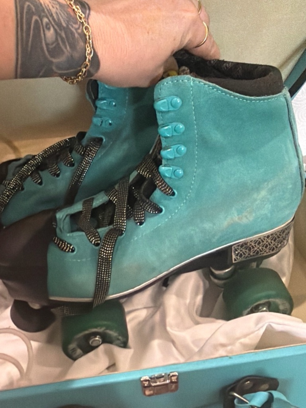 Crazy skates Women’s Teal Roller Skates
